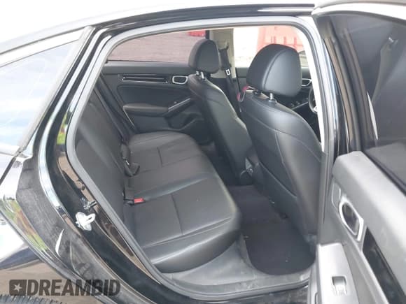 ✅ 2023 Honda Civic Touring • VIN: 2HGFE1F91PH311709 • Lot: 43571029. Wystawiony na IAAI z przebiegiem 31 900 mil. Bezpłatny archiwum sprzedaży aukcyjnych z USA i szczegółowy raport historii pojazdu na DreamBid. Zdjęcie 8.