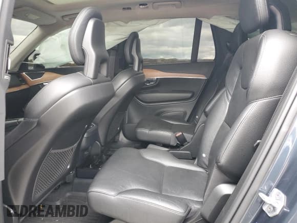 ✅ 2021 Volvo XC90 Momentum • VIN: YV4A221K2M1682645 • Lot: 84994575. Wystawiony na Copart z przebiegiem 39 483 mil. Bezpłatny archiwum sprzedaży aukcyjnych z USA i szczegółowy raport historii pojazdu na DreamBid. Zdjęcie 11.