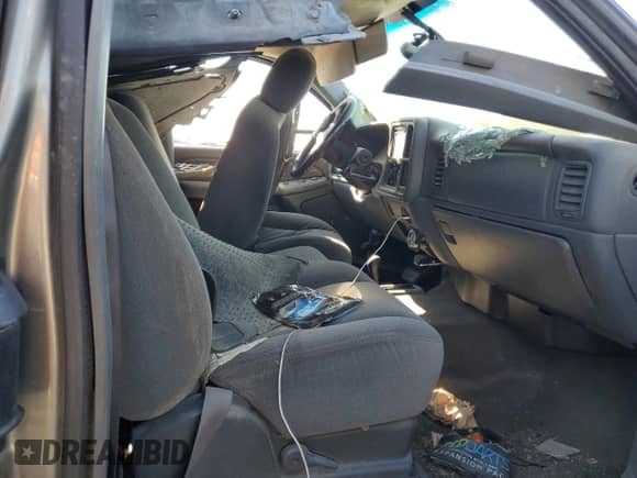 ✅ 2006 Chevrolet Silverado 1500 LS • VIN: 2GCEK19B561131447 • Lot: 74567234. Wystawiony na Copart z przebiegiem Nie podano mil. Skorzystaj z bezpłatnego archiwum sprzedaży aukcyjnych z USA i zobacz szczegółowy raport historii pojazdu na DreamBid. Zdjęcie 7.