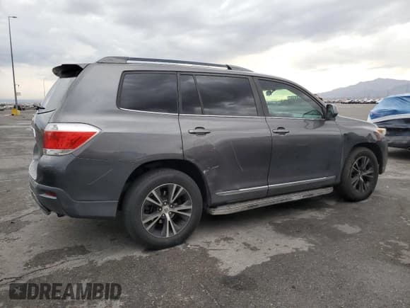 ✅ 2013 Toyota Highlander SE • VIN: 5TDZK3EH5DS116699 • Лот: 86159095. Опубликован ранее на Copart с пробегом 264 256 миль. Бесплатный доступ к архиву аукционных продаж из США и подробный отчёт об истории автомобиля на DreamBid. Изображение 3.