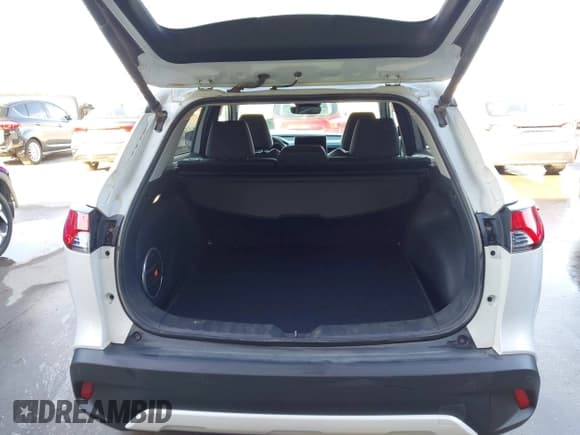 ✅ 2023 Toyota Corolla Cross XLE • VIN: 7MUDAABG8PV059602 • Лот: 43609232. Опубликован ранее на IAAI с пробегом 41 945 миль. Бесплатный доступ к архиву аукционных продаж из США и подробный отчёт об истории автомобиля на DreamBid. Изображение 18.