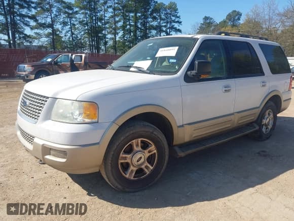 ✅ 2005 Ford Expedition Eddie Bauer • VIN: 1FMFU18575LB13711 • Lot: 41848095. Listed on IAAI with 220,189 mi. Free auction sales archive from the USA and detailed vehicle history report at DreamBid. Image 2.