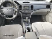 ✅ 2007 Kia Optima LX • VIN: KNAGE123875125447 • Lot: 70399984. Wystawiony na Copart z przebiegiem 223 846 mil. Bezpłatny archiwum sprzedaży aukcyjnych z USA i szczegółowy raport historii pojazdu na DreamBid. Zdjęcie 8.