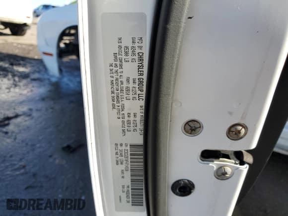 ✅ 2015 Dodge Challenger R/T Plus • VIN: 2C3CDZBT0FH714510 • Lot: 39559444. Wystawiony na Copart z przebiegiem 101 772 mil. Bezpłatny archiwum sprzedaży aukcyjnych z USA i szczegółowy raport historii pojazdu na DreamBid. Zdjęcie 12.