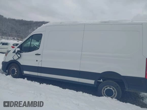 ✅ 2020 Ford Transit Cargo • VIN: 1FTBR1C8XLKB03733 • Lot: 43764922. Listed on IAAI with 194,888 mi. Free auction sales archive from the USA and detailed vehicle history report at DreamBid. Image 3.