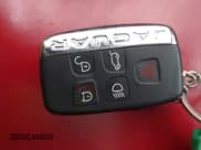 ✅ 2020 Jaguar F-Pace SVR • VIN: SADCZ2EE7LA629941 • Lot: 43449774. Wystawiony na IAAI z przebiegiem 47 488 mil. Bezpłatny archiwum sprzedaży aukcyjnych z USA i szczegółowy raport historii pojazdu na DreamBid. Zdjęcie 11.