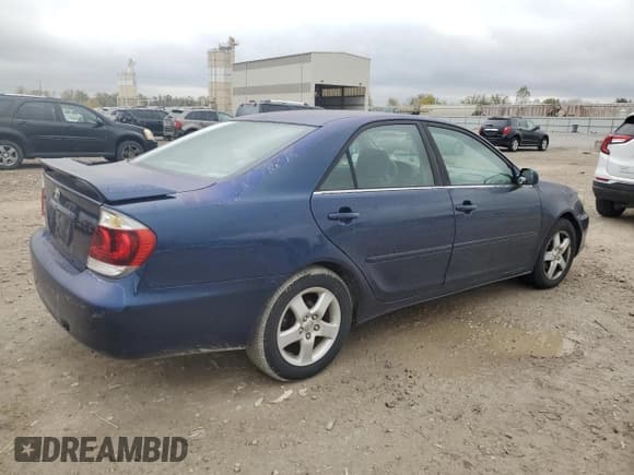 ✅ 2005 Toyota Camry STD • VIN: 4T1BE32K95U010533 • Lot: 90424405. Listed on Copart with 229,920 mi. Free auction sales archive from the USA and detailed vehicle history report at DreamBid. Image 3.
