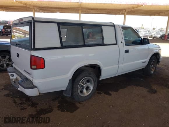 ✅ 2002 Chevrolet S-10 LS • VIN: 1GCCS145428129544 • Lot: 42294927. Listed on IAAI with 209,239 mi. Free auction sales archive from the USA and detailed vehicle history report at DreamBid. Image 4.