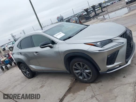 ✅ 2020 Lexus NX 300 F Sport • VIN: JTJSARBZ7L5001639 • Lot: 41565608. Wystawiony na IAAI z przebiegiem 102 914 mil. Bezpłatny archiwum sprzedaży aukcyjnych z USA i szczegółowy raport historii pojazdu na DreamBid. Zdjęcie 13.