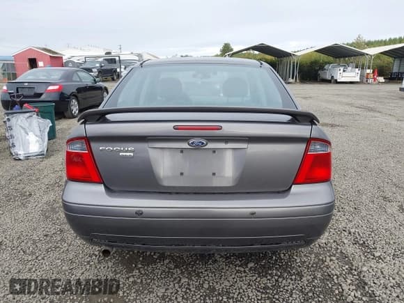 ✅ 2007 Ford Focus S • VIN: 1FAFP34N17W305937 • Lot: 43540673. Wystawiony na IAAI z przebiegiem 148 252 mil. Bezpłatny archiwum sprzedaży aukcyjnych z USA i szczegółowy raport historii pojazdu na DreamBid. Zdjęcie 16.