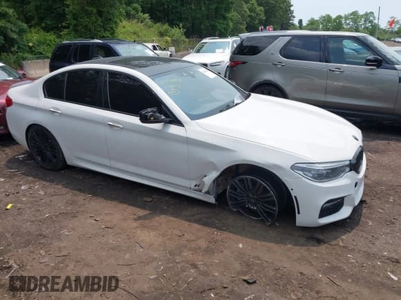 ✅ 2017 BMW 5 Series 540i xDrive • VIN: WBAJE7C37HG479327 • Lot: 42456842. Listed on IAAI with 95,382 mi. Free auction sales archive from the USA and detailed vehicle history report at DreamBid. Image 13.