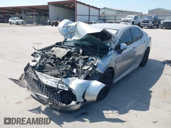 ✅ 2019 Toyota Camry LE • VIN: 4T1B11HK0KU690552 • Lot: 43219628. Wystawiony na IAAI z przebiegiem 98 600 mil. Bezpłatny archiwum sprzedaży aukcyjnych z USA i szczegółowy raport historii pojazdu na DreamBid. Zdjęcie 2.