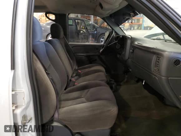 2005 Chevrolet Silverado 2500HD LT с VIN 1GCHK232X5F896009, выставлен на аукционе Copart как лот 82558055 с пробегом 153 391 миль миль и Списание • Salvage title. История ставок и продаж доступна на DreamBid. Изображение 7.