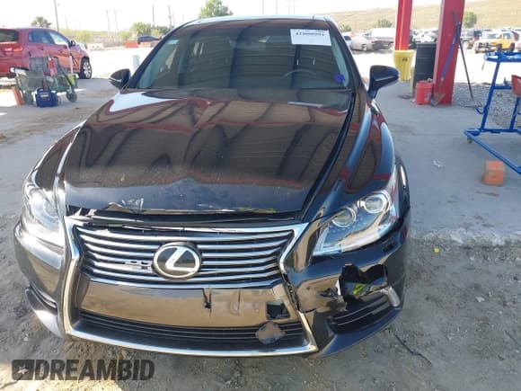 ✅ 2014 Lexus LS 460 • VIN: JTHBL5EF3E5128624 • Лот: 42000991. Опубликован ранее на IAAI с пробегом 82 953 миль. Бесплатный доступ к архиву аукционных продаж из США и подробный отчёт об истории автомобиля на DreamBid. Изображение 6.