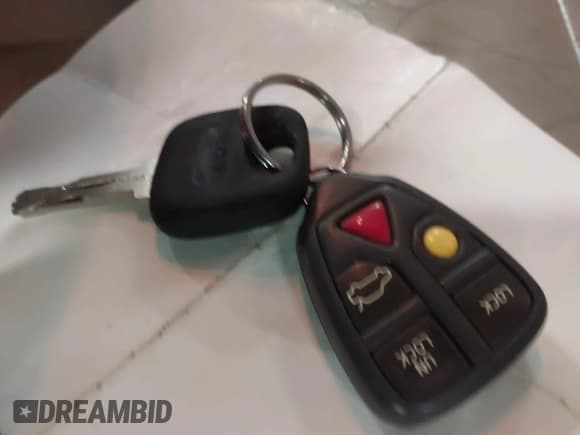 ✅ 2001 Volvo V70 • VIN: YV1SW53D011006843 • Лот: 41582749. Опубликован ранее на IAAI с пробегом 243 272 миль. Бесплатный доступ к архиву аукционных продаж из США и подробный отчёт об истории автомобиля на DreamBid. Изображение 11.