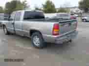 ✅ 2001 Chevrolet Silverado 1500 LT • VIN: 2GCEC19T711249322 • Lot: 41556311. Wystawiony na IAAI z przebiegiem 200 237 mil mil. Skorzystaj z bezpłatnego archiwum sprzedaży aukcyjnych z USA i zobacz szczegółowy raport historii pojazdu na DreamBid. Zdjęcie 3.