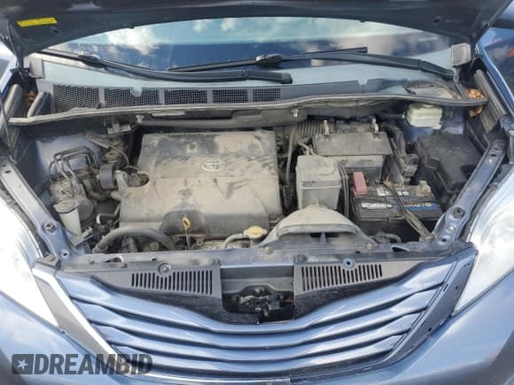 ✅ 2015 Toyota Sienna LE • VIN: 5TDKK3DC9FS559173 • Лот: 87392745. Опубликован ранее на Copart с пробегом 177 262 миль. Бесплатный доступ к архиву аукционных продаж из США и подробный отчёт об истории автомобиля на DreamBid. Изображение 12.