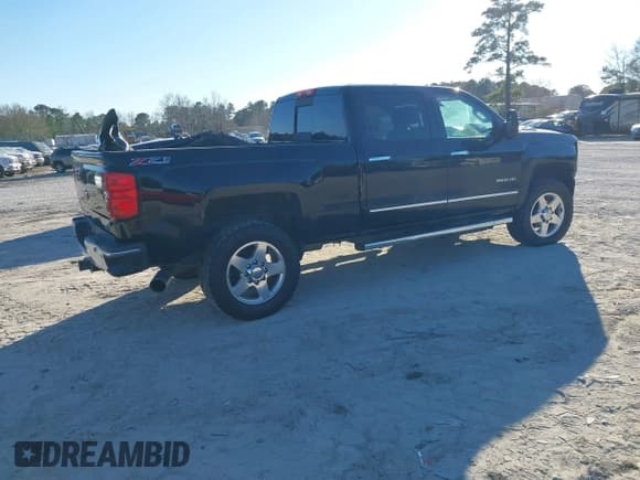 ✅ 2015 Chevrolet Silverado 2500HD LTZ • VIN: 1GC1KWE82FF138158 • Lot: 41369180. Listed on IAAI with 268,501 mi. Free auction sales archive from the USA and detailed vehicle history report at DreamBid. Image 4.