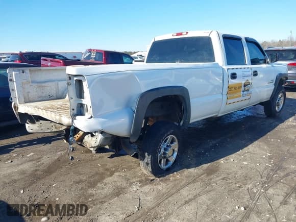 ✅ 2006 Chevrolet Silverado 2500HD • VIN: 1GBHK23D46F231100 • Lot: 41286005. Listed on IAAI with 456,171 mi. Free auction sales archive from the USA and detailed vehicle history report at DreamBid. Image 4.