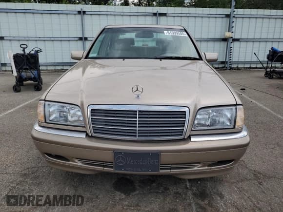 ✅ 2000 Mercedes-Benz C 230 Kompressor • VIN: WDBHA24G9YA806300 • Lot: 61999505. Wystawiony na Copart z przebiegiem 113 036 mil. Bezpłatny archiwum sprzedaży aukcyjnych z USA i szczegółowy raport historii pojazdu na DreamBid. Zdjęcie 5.