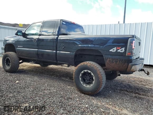 ✅ 2005 Chevrolet Silverado 2500HD LT • VIN: 1GCHK29U95E298802 • Lot: 42348454. Listed on Copart with 285,627 mi. Free auction sales archive from the USA and detailed vehicle history report at DreamBid. Image 2.