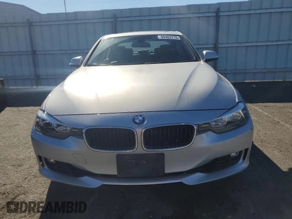 ✅ 2013 BMW 3 Series 328i • VIN: WBA3A5C51DF354463 • Лот: 90403715. Опубликован ранее на Copart с пробегом Не указан. Бесплатный доступ к архиву аукционных продаж из США и подробный отчёт об истории автомобиля на DreamBid. Изображение 5.