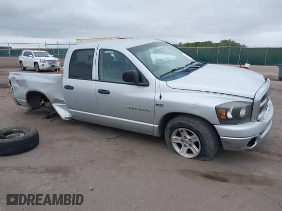2006 Dodge 1500 Laramie with VIN 1D7HA18266S543223, listed as a IAAI auction lot 43267403 with 193,026 mi miles and . Bid and sale history available at DreamBid. Image 1.