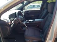 ✅ 2025 Chevrolet Equinox AWD LT • VIN: 3GNAXPEG5SL188848 • Lot: 62809915. Wystawiony na Copart z przebiegiem 1 398 mil. Bezpłatny archiwum sprzedaży aukcyjnych z USA i szczegółowy raport historii pojazdu na DreamBid. Zdjęcie 7.