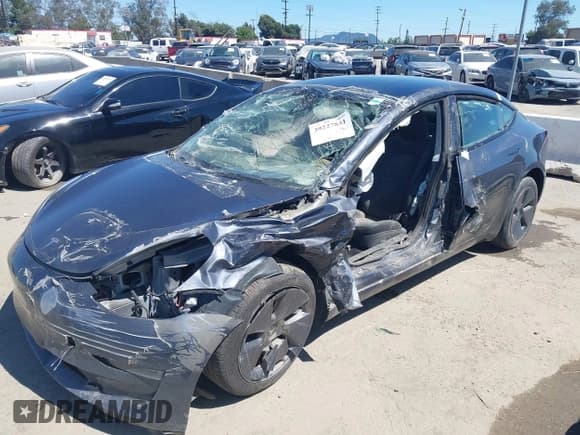 ✅ 2023 Tesla Model 3 Long Range • VIN: 5YJ3E1EB4PF670970 • Lot: 39227851. Wystawiony na IAAI z przebiegiem 16 904 mil. Bezpłatny archiwum sprzedaży aukcyjnych z USA i szczegółowy raport historii pojazdu na DreamBid. Zdjęcie 6.