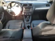 ✅ 2014 Volkswagen Jetta SE • VIN: 3VWB17AJ7EM321623 • Lot: 81277705. Wystawiony na Copart z przebiegiem 149 551 mil. Bezpłatny archiwum sprzedaży aukcyjnych z USA i szczegółowy raport historii pojazdu na DreamBid. Zdjęcie 8.