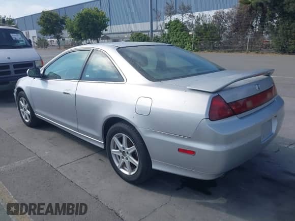 2001 Honda Accord EX с VIN 1HGCG22581A030437, выставлен на аукционе IAAI как лот 43085742 с пробегом 209 619 миль миль и . История ставок и продаж доступна на DreamBid. Изображение 3.