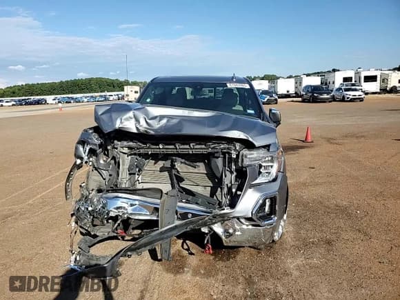 ✅ 2020 GMC Sierra 1500 SLT • VIN: 3GTU9DED2LG396006 • Лот: 81943985. Опубликован ранее на Copart с пробегом Не указан. Бесплатный доступ к архиву аукционных продаж из США и подробный отчёт об истории автомобиля на DreamBid. Изображение 13.