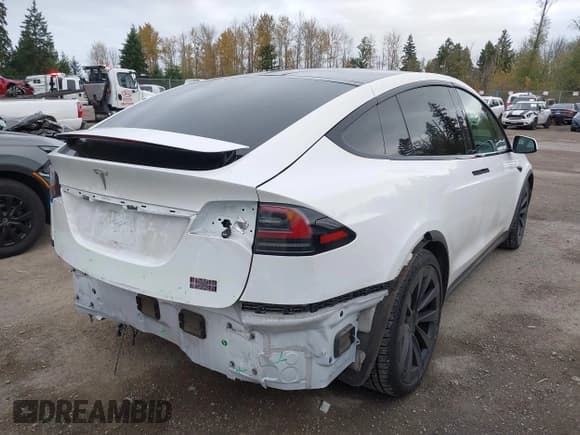 ✅ 2022 Tesla Model X Plaid • VIN: 7SAXCBE62NF336596 • Lot: 43775408. Wystawiony na IAAI z przebiegiem 24 163 mil. Bezpłatny archiwum sprzedaży aukcyjnych z USA i szczegółowy raport historii pojazdu na DreamBid. Zdjęcie 4.