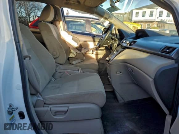 ✅ 2013 Honda Odyssey EX • VIN: 5FNRL5H48DB056004 • Lot: 94121775. Listed on Copart with 126,230 mi. Free auction sales archive from the USA and detailed vehicle history report at DreamBid. Image 7.