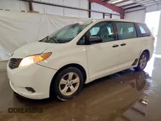 ✅ 2013 Toyota Sienna L • VIN: 5TDZK3DC6DS349996 • Lot: 92721005. Listed on Copart with 131,682 mi. Free auction sales archive from the USA and detailed vehicle history report at DreamBid. Image 1.