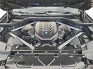 ✅ 2022 BMW X7 M50i • VIN: 5UXCX6C00N9J07221 • Lot: 94590385. Wystawiony na Copart z przebiegiem 53 567 mil. Bezpłatny archiwum sprzedaży aukcyjnych z USA i szczegółowy raport historii pojazdu na DreamBid. Zdjęcie 7.