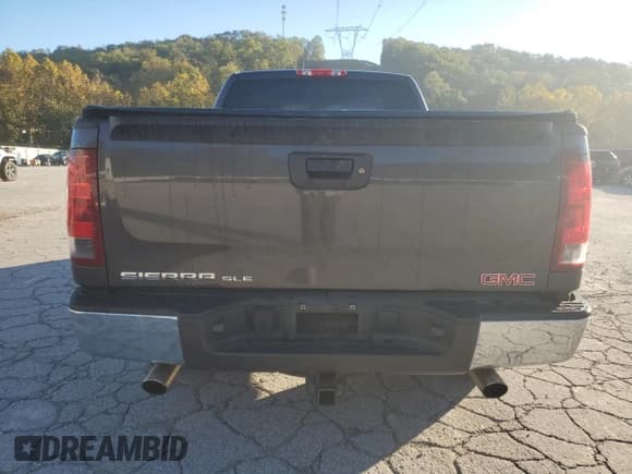 ✅ 2011 GMC Sierra 1500 SLE • VIN: 1GTR2VE34BZ130749 • Lot: 86268035. Wystawiony na Copart z przebiegiem 89 158 mil. Bezpłatny archiwum sprzedaży aukcyjnych z USA i szczegółowy raport historii pojazdu na DreamBid. Zdjęcie 6.