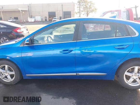 ✅ 2017 Hyundai Ioniq SEL • VIN: KMHC75LC8HU039172 • Lot: 41226590. Wystawiony na IAAI z przebiegiem 88 812 mil. Bezpłatny archiwum sprzedaży aukcyjnych z USA i szczegółowy raport historii pojazdu na DreamBid. Zdjęcie 15.