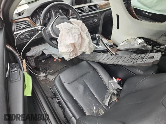 ✅ 2015 BMW 4 Series 428i • VIN: WBA3N3C51FK233614 • Лот: 69211805. Опубликован ранее на Copart с пробегом 116 838 миль. Бесплатный доступ к архиву аукционных продаж из США и подробный отчёт об истории автомобиля на DreamBid. Изображение 8.