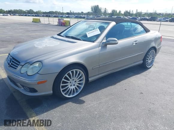 ✅ 2005 Mercedes-Benz CLK 500 • VIN: WDBTK75G25T050991 • Lot: 42589315. Wystawiony na IAAI z przebiegiem 134 532 mil. Bezpłatny archiwum sprzedaży aukcyjnych z USA i szczegółowy raport historii pojazdu na DreamBid. Zdjęcie 2.