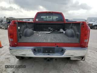 2005 Dodge 3500 SLT z VIN 3D7MS48C25G862565, wystawiony jako Copart lot #44969784 z przebiegiem 115 966 mil mil oraz Szkoda całkowita • Salvage title. Historia ofert i sprzedaży dostępna na DreamBid. Obrazek 6.