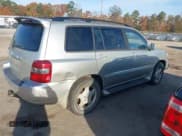 ✅ 2005 Toyota Highlander • VIN: JTEEP21A450117930 • Lot: 43654585. Wystawiony na IAAI z przebiegiem 297 941 mil. Bezpłatny archiwum sprzedaży aukcyjnych z USA i szczegółowy raport historii pojazdu na DreamBid. Zdjęcie 4.