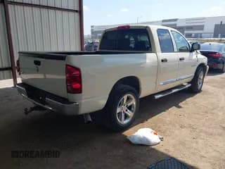 ✅ 2008 Dodge 1500 SLT • VIN: 1D7HA18278J163199 • Lot: 43242326. Wystawiony na IAAI z przebiegiem 145 350 mil. Bezpłatny archiwum sprzedaży aukcyjnych z USA i szczegółowy raport historii pojazdu na DreamBid. Zdjęcie 4.