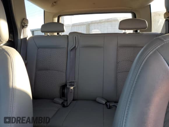 ✅ 2007 Saturn VUE V6 • VIN: 5GZCZ53467S851389 • Lot: 43162715. Wystawiony na Copart z przebiegiem 124 051 mil. Bezpłatny archiwum sprzedaży aukcyjnych z USA i szczegółowy raport historii pojazdu na DreamBid. Zdjęcie 10.