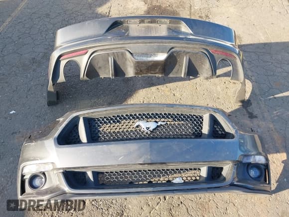 ✅ 2017 Ford Mustang GT Premium • VIN: 1FATP8FF5H5217809 • Lot: 41752531. Wystawiony na IAAI z przebiegiem 87 774 mil. Bezpłatny archiwum sprzedaży aukcyjnych z USA i szczegółowy raport historii pojazdu na DreamBid. Zdjęcie 12.