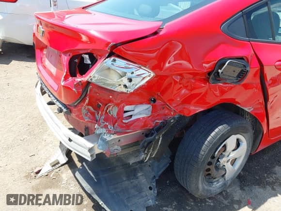 ✅ 2016 Chevrolet Cruze LS • VIN: 1G1BB5SM6G7270733 • Lot: 42254603. Listed on IAAI with 89,658 mi. Free auction sales archive from the USA and detailed vehicle history report at DreamBid. Image 6.