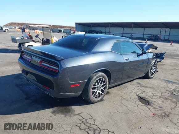 ✅ 2018 Dodge Challenger SXT Plus • VIN: 2C3CDZAG5JH123876 • Lot: 43400002. Wystawiony na IAAI z przebiegiem 168 947 mil. Bezpłatny archiwum sprzedaży aukcyjnych z USA i szczegółowy raport historii pojazdu na DreamBid. Zdjęcie 4.