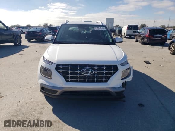 ✅ 2024 Hyundai Venue SEL • VIN: KMHRC8A34RU315908 • Lot: 41524215. Listed on Copart with 15,786 mi. Free auction sales archive from the USA and detailed vehicle history report at DreamBid. Image 5.
