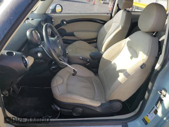 2012 MINI Hardtop с VIN WMWSU3C55CT184809, выставлен на аукционе Copart как лот 84245195 с пробегом 114 200 миль миль и Чистый • Clean title. История ставок и продаж доступна на DreamBid. Изображение 7.