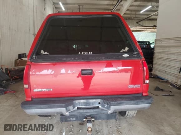 ✅ 1998 GMC Sierra 1500 • VIN: 2GTEK19RXW1547233 • Лот: 60666705. Опубликован ранее на Copart с пробегом 168 373 миль. Бесплатный доступ к архиву аукционных продаж из США и подробный отчёт об истории автомобиля на DreamBid. Изображение 6.